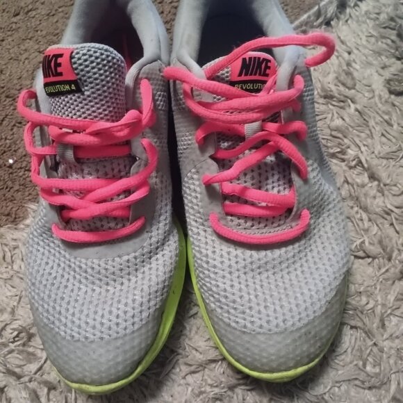 Youth 7 nikes - Picture 4 of 6